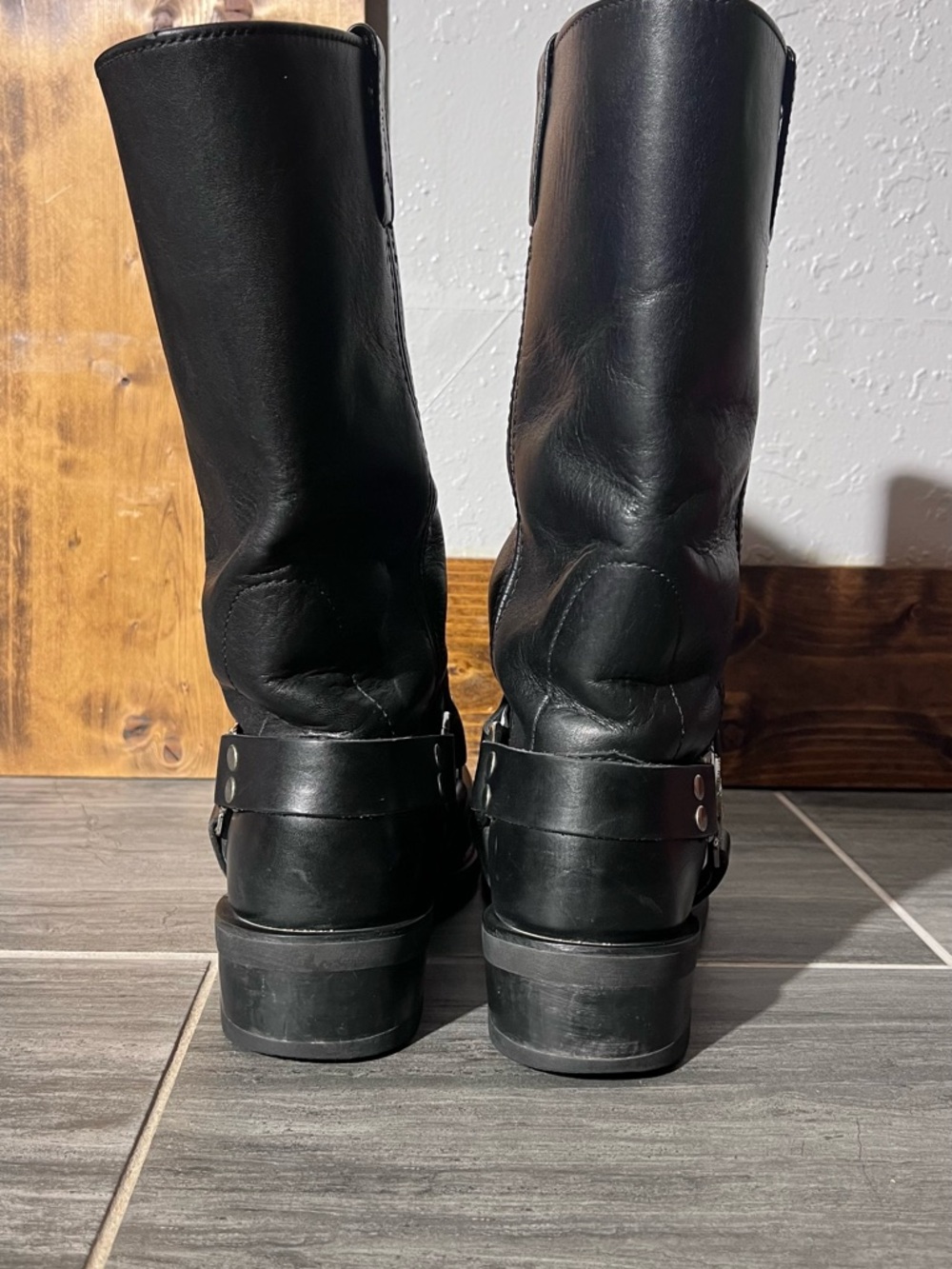 Harley Davidson Black Leather Boots with Silver Hardware - Picture 6 of 15